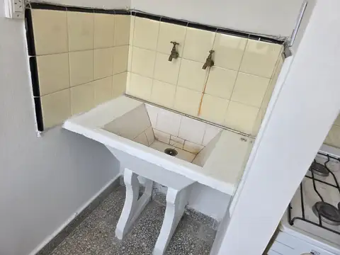 DEPTO 1 AMB A METRO DEL METRO BUS ! ESTADO:IMPECABLE ! HERMOSA VISTA !