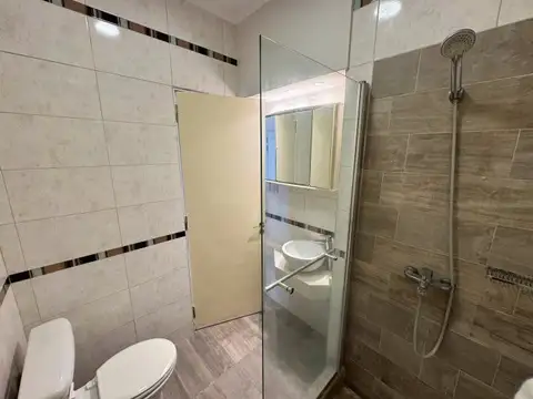 Casa 6 ambientes con 2 baños