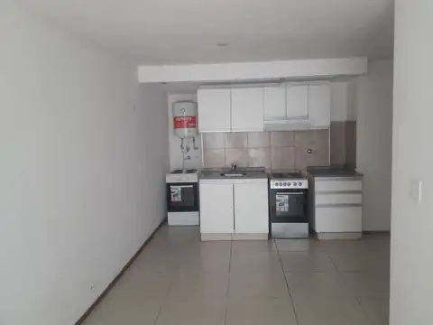 3 de febrero 523 , Piso 1