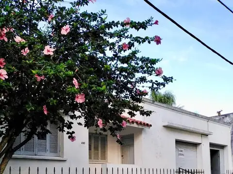 Casa en venta - 3 Dormitorios 1 Baño - Uruguay