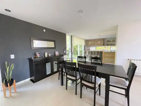 Casa 4 ambientes con 3 baños