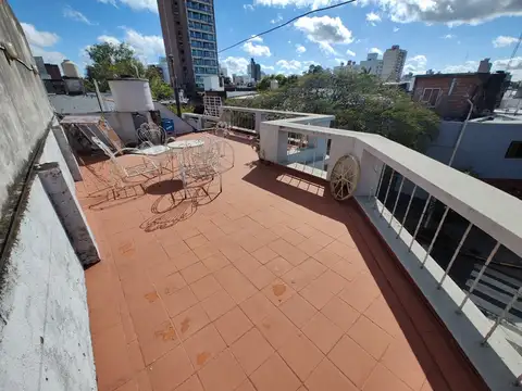 Casa en venta esquina Libertad y Bavio con 3 dormitorios y 2 baños