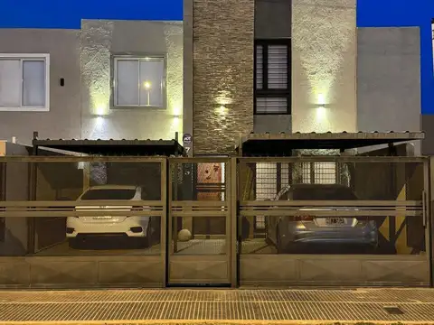 Casa en Venta Universitario de Horizonte renovada patio