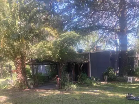 Casa en venta - 2 Dormitorios 1 Baño - Arturo Seguí
