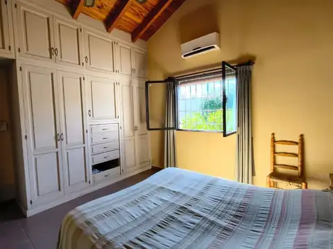 Venta Casa Solares de Urquiza 3 dormitorios Cocheras Jardín Accesos Transporte Ubicación Flipping