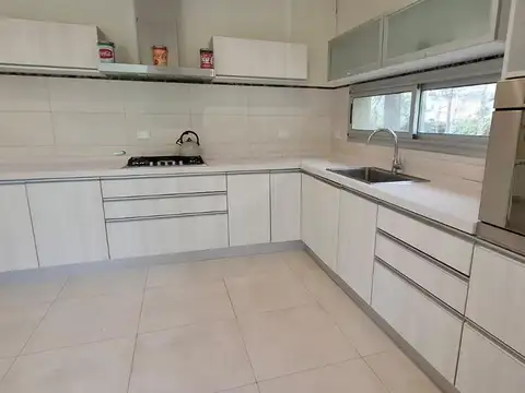 Casa en Alquiler de 3 dormitorios