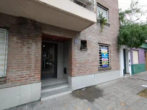 Departamento monoambiente en planta baja.