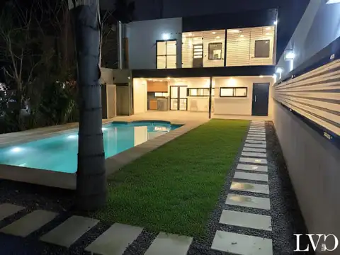 Casa en Venta en La Lonja, USD 215.000