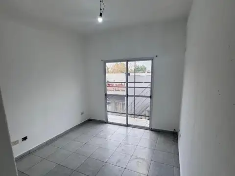 Departamento en Alquiler en Hurlingham, $ 420.000