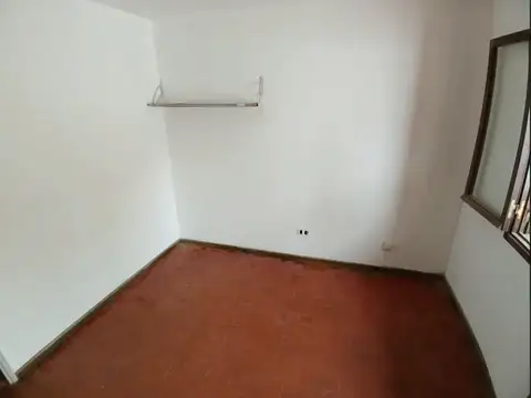 Casa 5 ambientes con 1 baño
