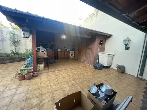 HERMOSO CHALET 4 AMBIENTES ZONA PLAZA MARINA