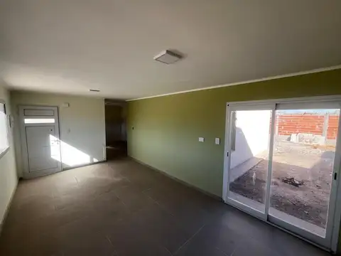 Casa en Venta en Plottier, USD 95.000