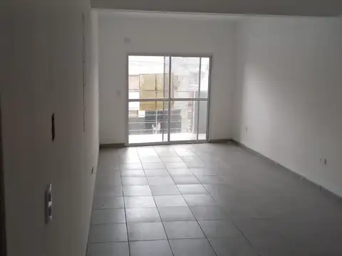 Departamento en Alquiler en Pompeya, $ 500.000