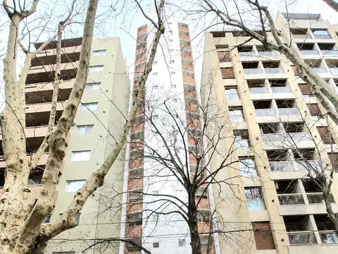 60 e/ 2 y 3 300, Piso 5