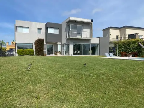 Casa en Alquiler de 4 dormitorios
