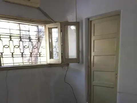 Casa 5 ambientes con 1 baño