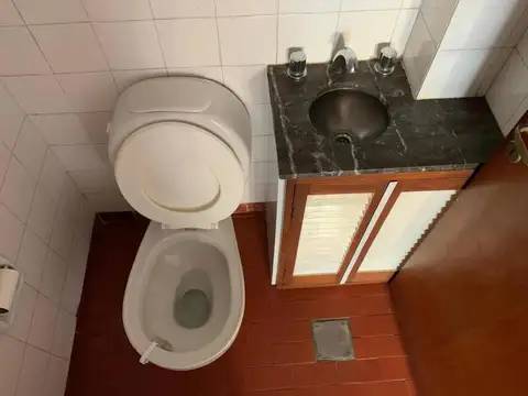 Casa 5 ambientes con 1 baño
