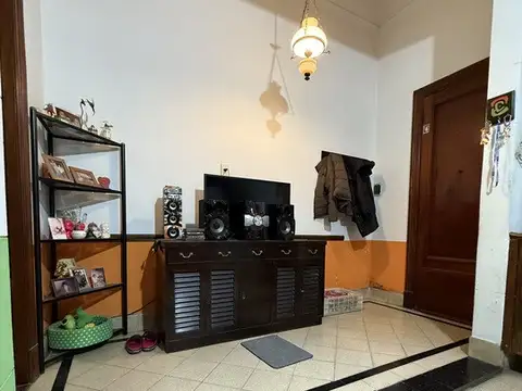 Depto Tipo Casa en Venta 80 años