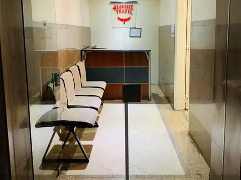 Roque Saenz Peña 832. Edificio Volta. Oficina