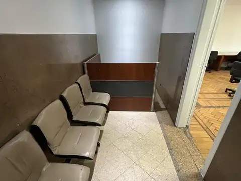 Av Pte Roque Saenz Pena 800, Piso 5