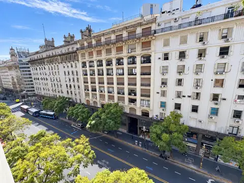 Roque Saenz Peña 832. Edificio Volta. Oficina