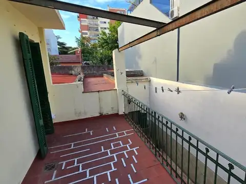 Casa 5 ambientes con 1 baño