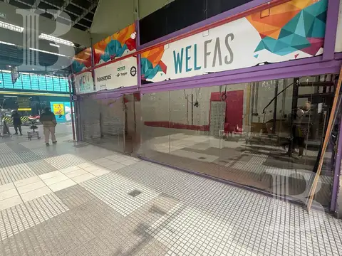 LOCAL PUNTA DE GALERIA EN PEATONAL LAVALLE
