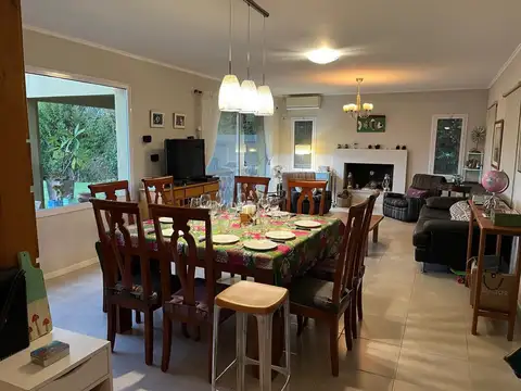 Casa 4 ambientes con 3 baños