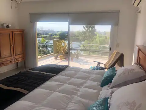 Casa Alquiler Verano 4 amb Tigre a la laguna