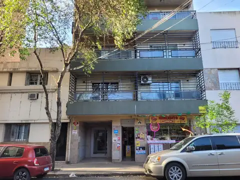 Departamento 1 Dormitorio VENTA planta baja con patio Barrio Martin