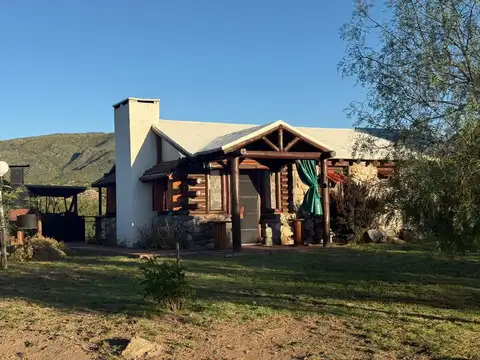 CABAÑA EN VENTA CON HIDROMASAJE Y BAJADA  AL RIO DIRECTO