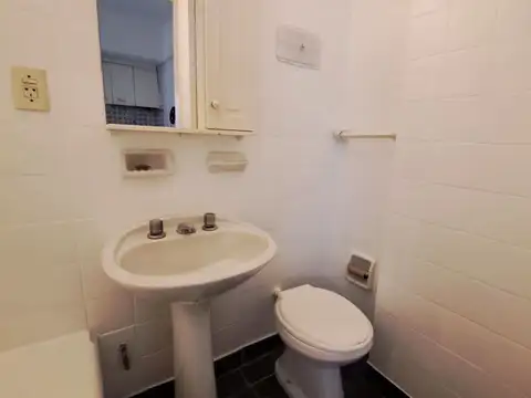 Depto Monoambiente con Cocina Integrada, Muy Luminoso, Exc. Ubicación