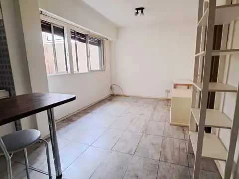 Depto Monoambiente con Cocina Integrada, Muy Luminoso, Exc. Ubicación