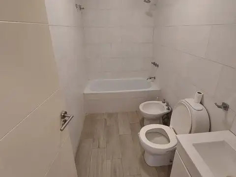 Departamento en Alquiler con 1 cocheras