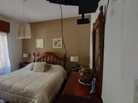 Venta Casa en General Las Heras con parque y pileta.
