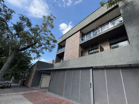 Duplex Venta 2 Dormitorios Godoy Cruz con cochera