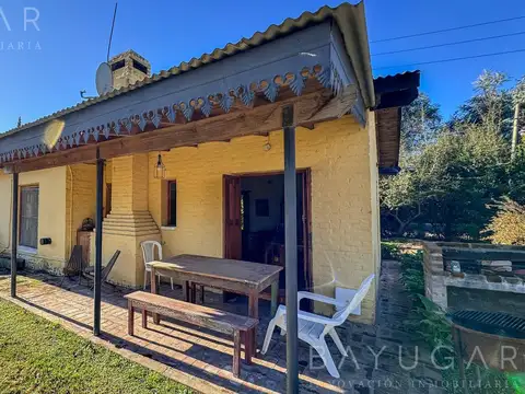 Casa 5 ambientes con 2 baños