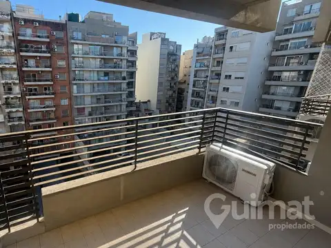 Villa Urquiza. 47m2 Excelente 2 Ambientes con Balcon, cochera fija y descubierta