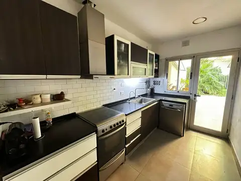 Casa 6 ambientes con 3 baños