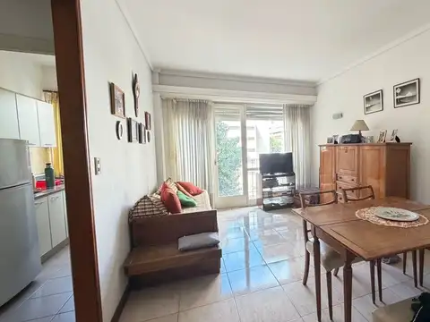Alquiler 2 amb al frente con balcón