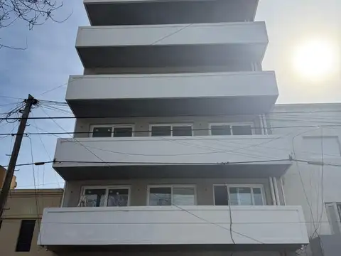 Diagonal 77 E/ 11 y 40 100