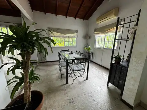 VENTA CASA 4 AMBIENTES EN  VALENTIN ALSINA