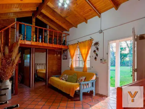 Casa 9 ambientes con 2 baños