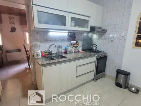 Depto Tipo Casa en Venta con 1 cocheras