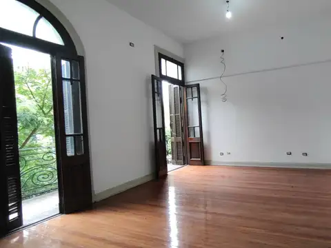 Avenida Directorio 100
