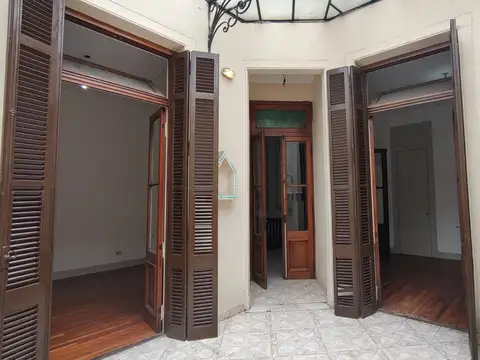 Depto Tipo Casa 5 ambientes con 2 baños