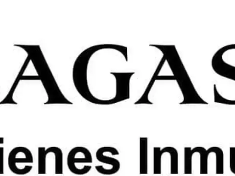 Casa en  LOTE PROPIO