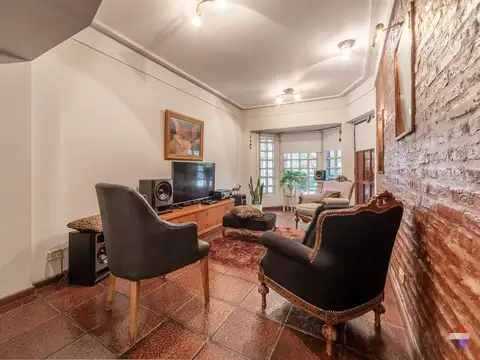 Casa 6 ambientes con 3 baños