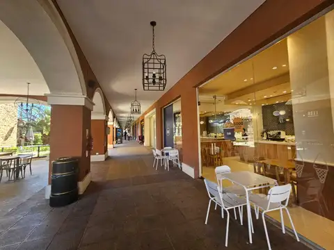 Local  en Alquiler ubicado en Pueblo Caamaño, Pilar, G.B.A. Zona Norte