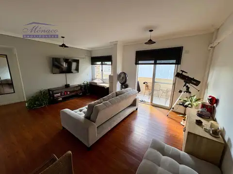 Amplio 2 amb 62 m2 aprox.cfte con balcon corrido. Impecable!